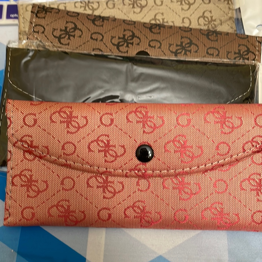 Guess Wallets